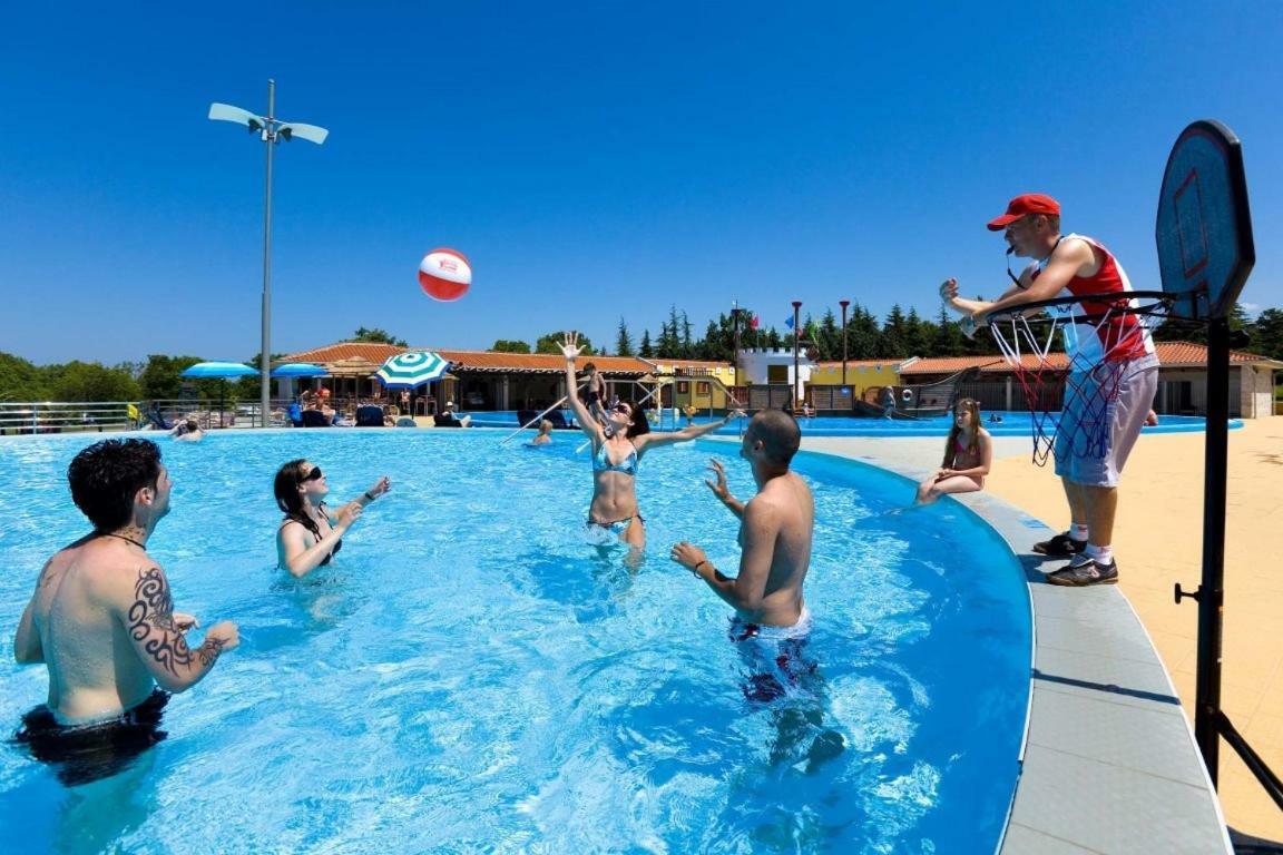 Panorama Mobile Homes In Camping Park Umag Ngoại thất bức ảnh