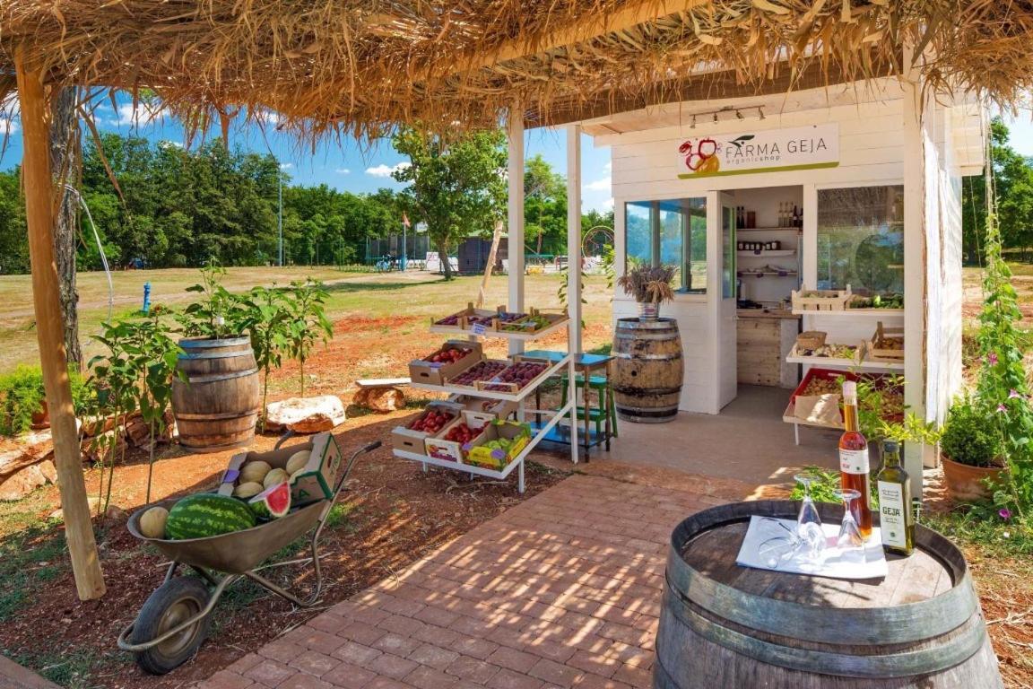 Panorama Mobile Homes In Camping Park Umag Ngoại thất bức ảnh